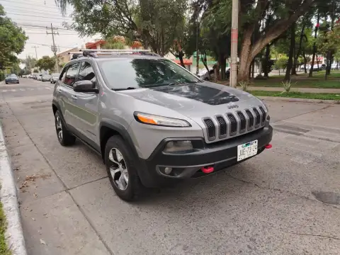Jeep Cherokee Trailhawk 2015 plata